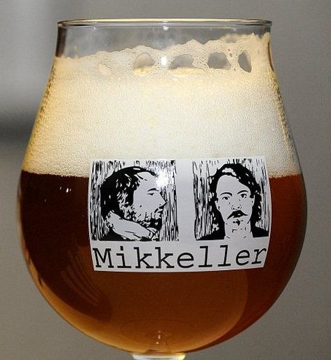 Pivo Mikkeller s podobiznami jeho zakladatelů