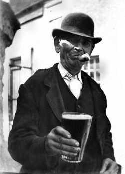 občan s pivem v 18. - 19. století