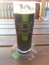 pivo Gwern černé 12°